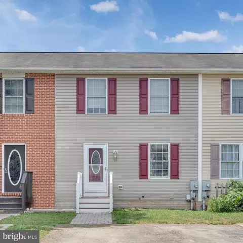 54 Red Bird Ln, Gettysburg, PA 17325