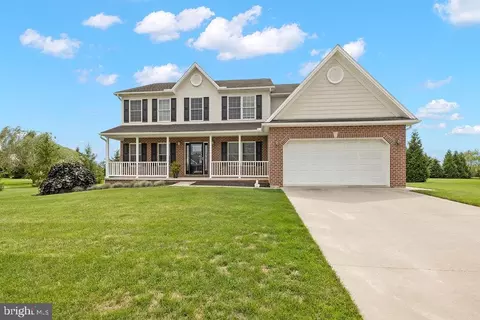 41 Lottie Ln, New Oxford, PA 17350