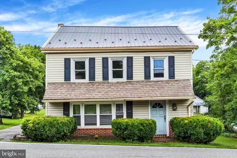 1967 Oxford Rd, New Oxford, PA 17350