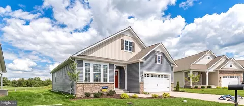 53 Charles Dr, Gettysburg, PA 17325