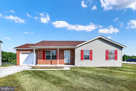317 Johnathon Dr, Mcsherrystown, PA 17344