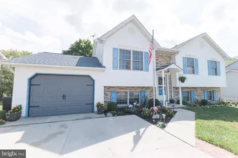 26 Shenandoah Ct, Littlestown, PA 17340