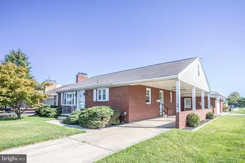 200 N Oxford Ave, Mcsherrystown, PA 17344