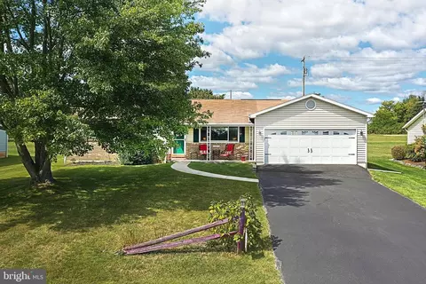 35 Kinsey Dr, Gettysburg, PA 17325