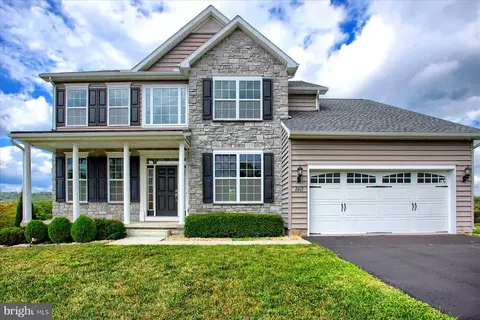 140 Fawn Hill Rd, Hanover, PA 17331