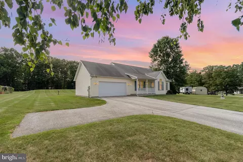 25 Fox Tail Dr, Hanover, PA 17331