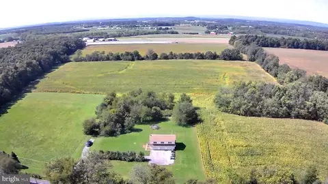 80 Kohler School Rd, New Oxford, PA 17350