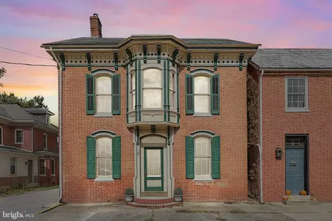 127 W King St, East Berlin, PA 17316