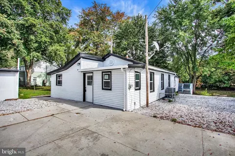1130 N Browns Dam Dr, New Oxford, PA 17350