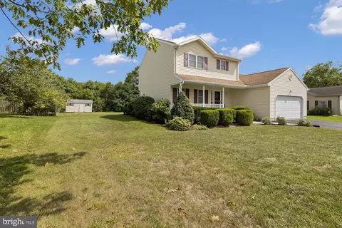 70 Pin Oak Ln, Gettysburg, PA 17325