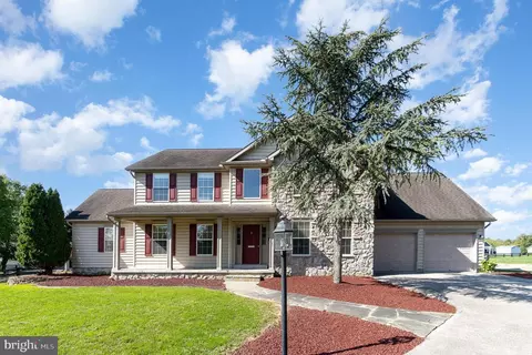 21 Dickinson Dr, Hanover, PA 17331