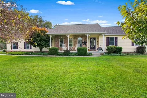 1135 Fox Run Ter, Hanover, PA 17331