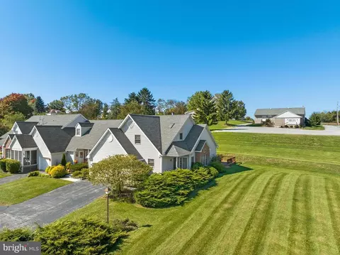 169 Hunters Trl, Gettysburg, PA 17325