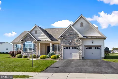 296 Friendly Dr, Hanover, PA 17331