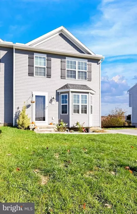 128 Skyview Cir, Hanover, PA 17331