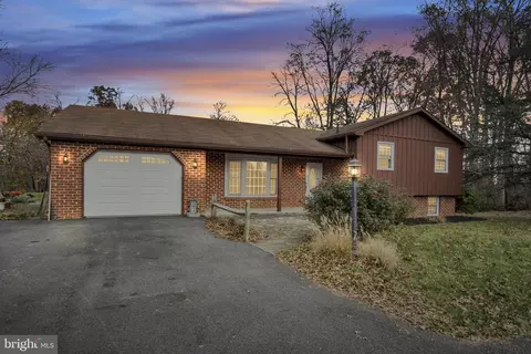 620 Gooseville Rd, New Oxford, PA 17350