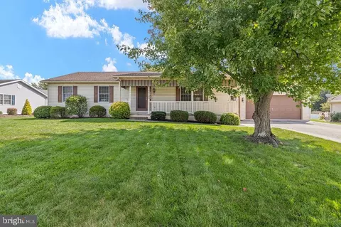 49 Ocelot Dr, Hanover, PA 17331