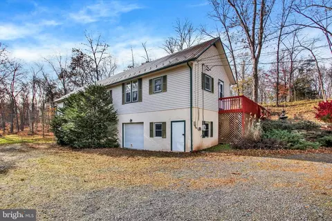 110 Old Mill Rd, Gettysburg, PA 17325