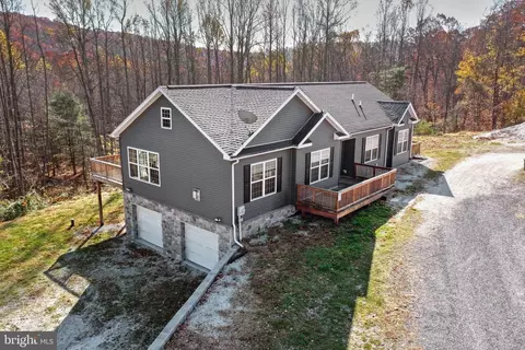 24 Pine Ridge Rd, Bendersville, PA 17306