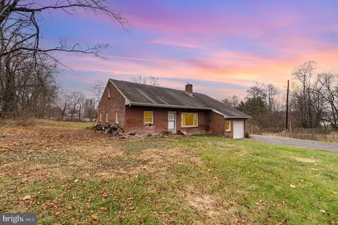 6 Maple St, Gettysburg, PA 17325
