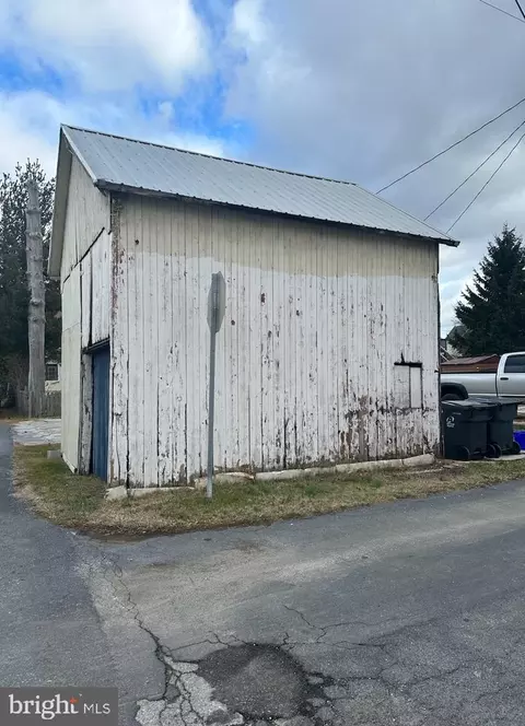 330 Third St, Hanover, PA 17331 photo 4