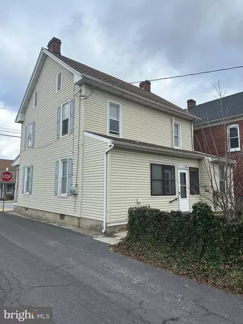 330 Third St, Hanover, PA 17331 photo 2