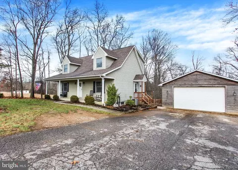 624 Narrow Dr, Hanover, PA 17331