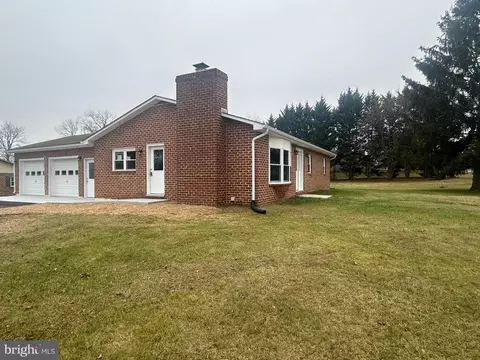 1 Summer Dr, Gettysburg, PA 17325