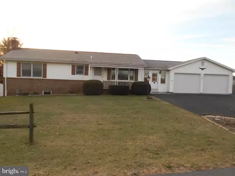 47 Apple Ave, Gettysburg, PA 17325