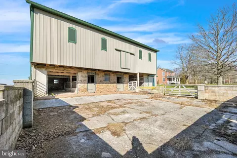 402 Locust Ln, Abbottstown, PA 17301