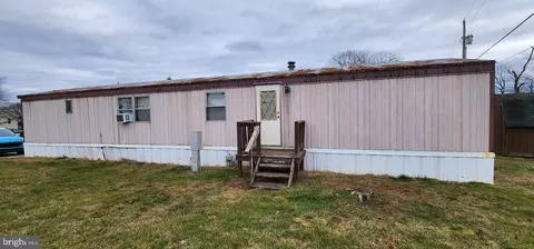 6 Jacqueline Dr, New Oxford, PA 17350