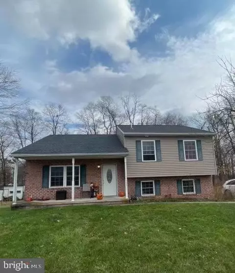 945 Plunkert Rd, Littlestown, PA 17340