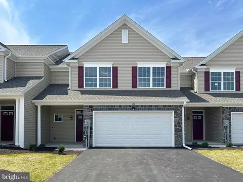 146 Battalion Ln, Gettysburg, PA 17325