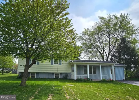 725 Littlestown Rd, Littlestown, PA 17340