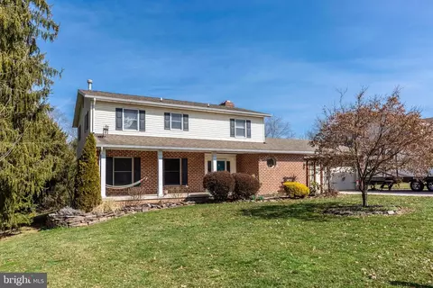 36 Carriage Ln, Gettysburg, PA 17325