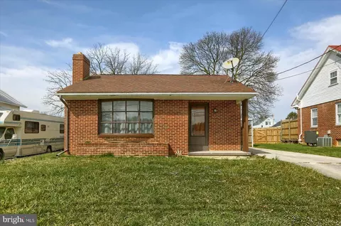 425 W King St, Littlestown, PA 17340