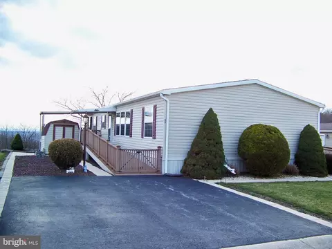 63 Broadwing Dr, Hanover, PA 17331