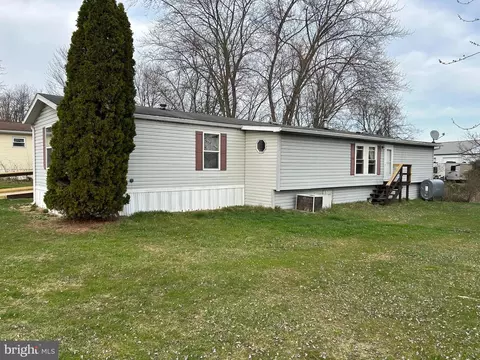 90 Knight Rd #L-22, Gettysburg, PA 17325