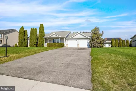 32 Rosecroft Run, Hanover, PA 17331