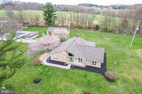 1661 Hanover Pike, Littlestown, PA 17340