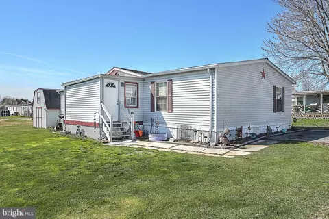 58 Hazel Ln, New Oxford, PA 17350