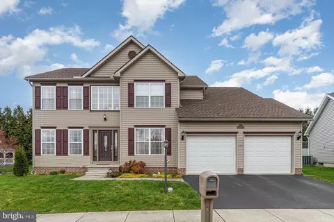 4 Sycamore Ct, Littlestown, PA 17340
