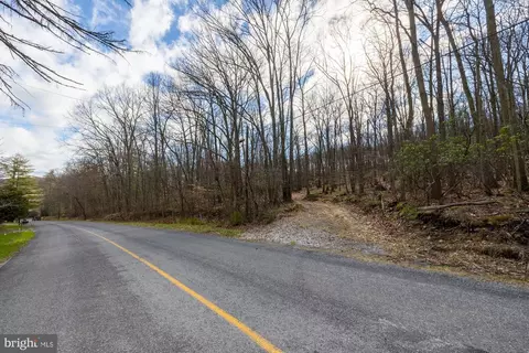 1320 Mount Carmel Rd, Orrtanna, PA 17353