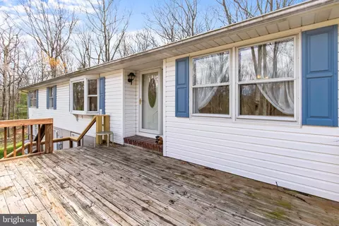 40 Hillside Dr, Orrtanna, PA 17353