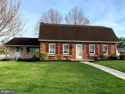 353 Parkway Dr, Littlestown, PA 17340