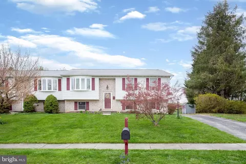 231 S Lincoln Dr, Hanover, PA 17331