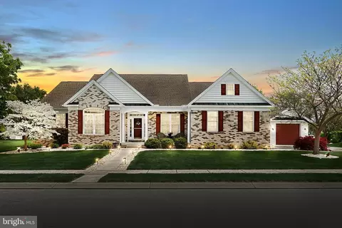 135 Panther Dr, Hanover, PA 17331