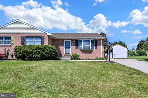 15 Sycamore Ln, Hanover, PA 17331