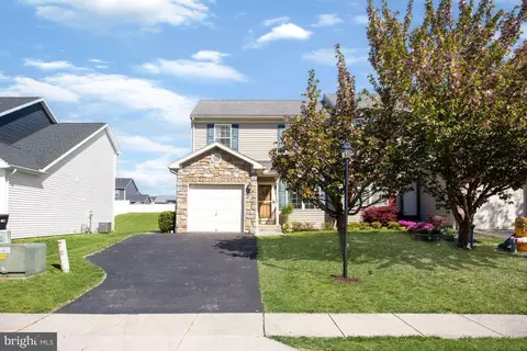 Exterior - 295 Maple Dr, Hanover, PA 17331 photo 6 of 6