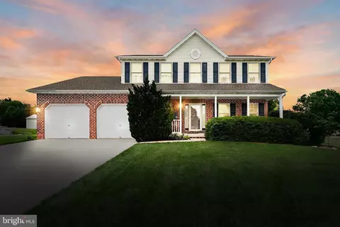 820 Poplar Rd, New Oxford, PA 17350
